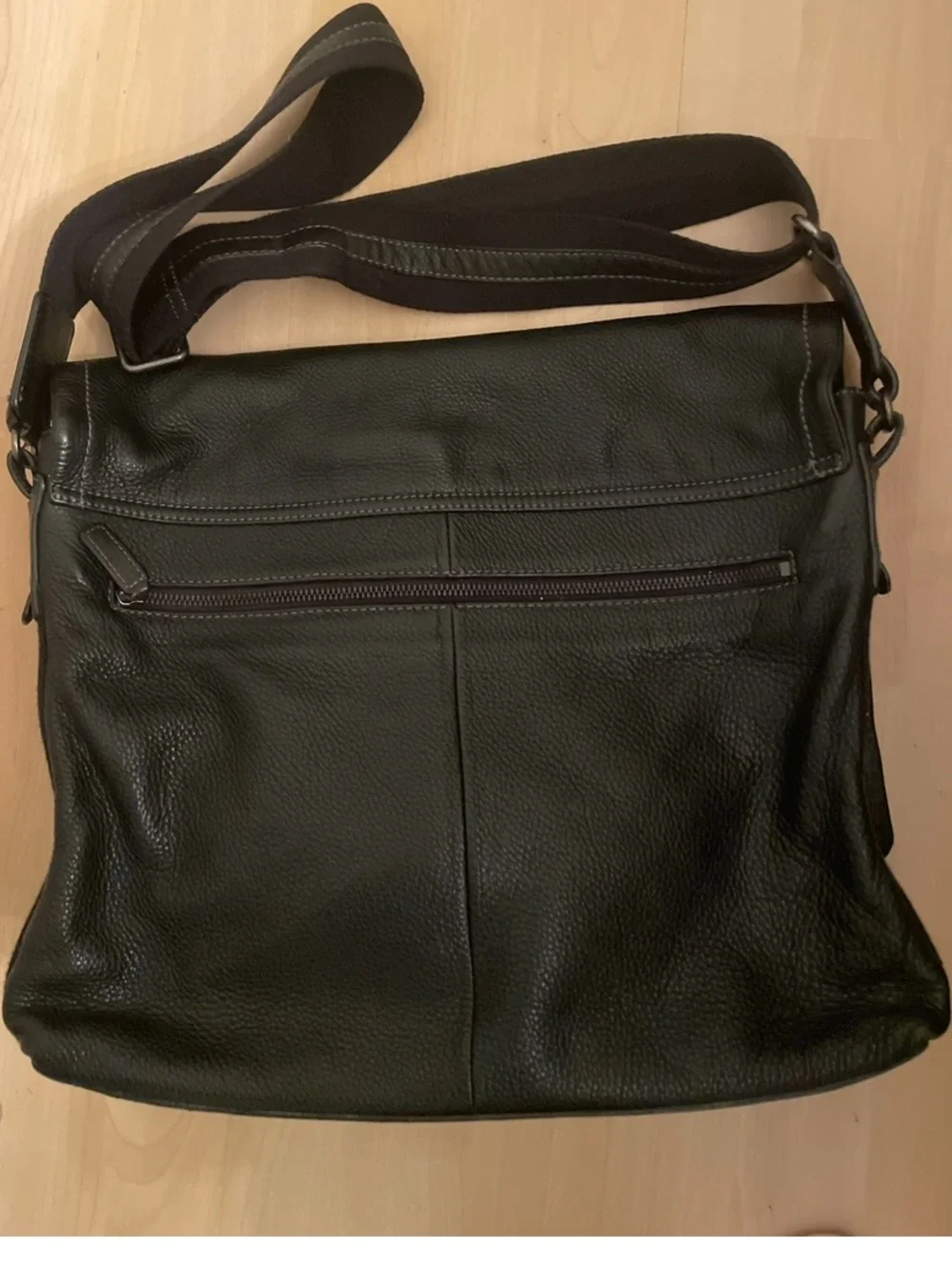 Levenger Black Leather Messenger Bag Travel Vintage!